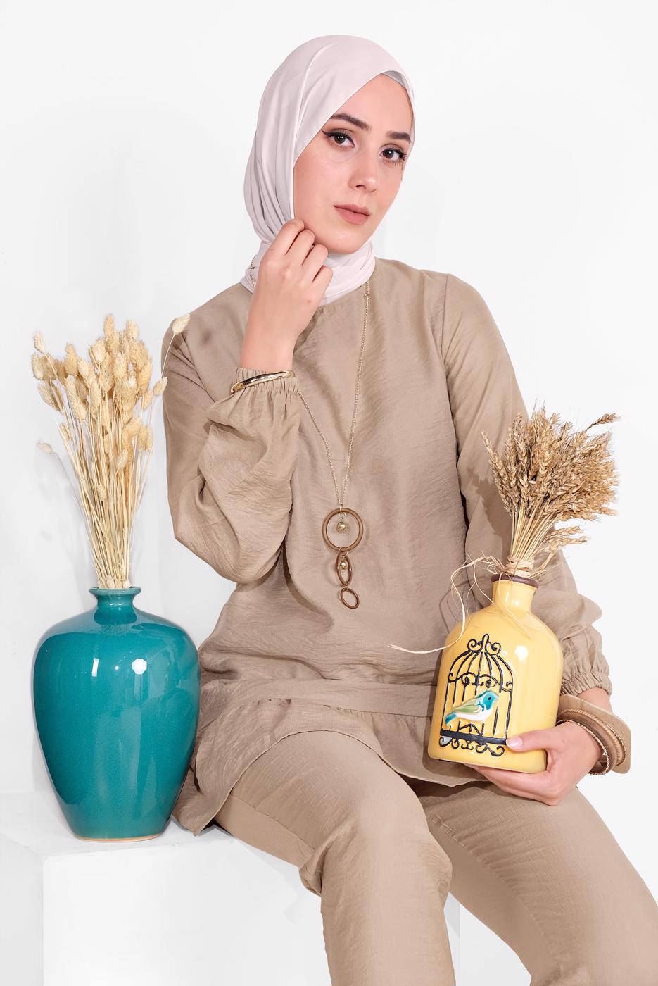 Tesettür giyim BEJ ETEK UCU BÜZGÜLÜ PANTOLONLU TAKIM  936 