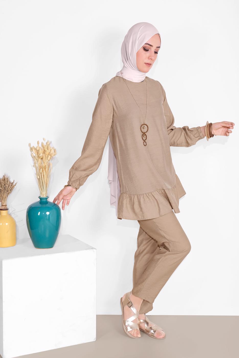 Tesettür giyim BEJ ETEK UCU BÜZGÜLÜ PANTOLONLU TAKIM  936 