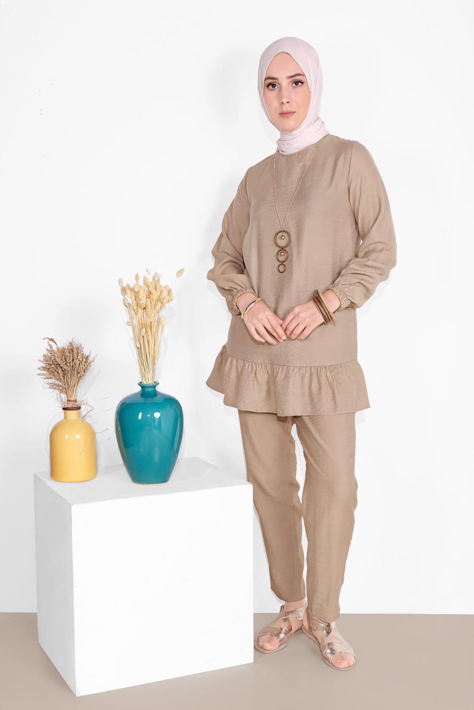 Tesettür giyim BEJ ETEK UCU BÜZGÜLÜ PANTOLONLU TAKIM  936 