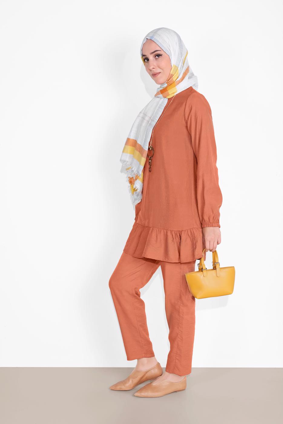 Tesettür giyim KAHVE ETEK UCU BÜZGÜLÜ PANTOLONLU TAKIM  936 