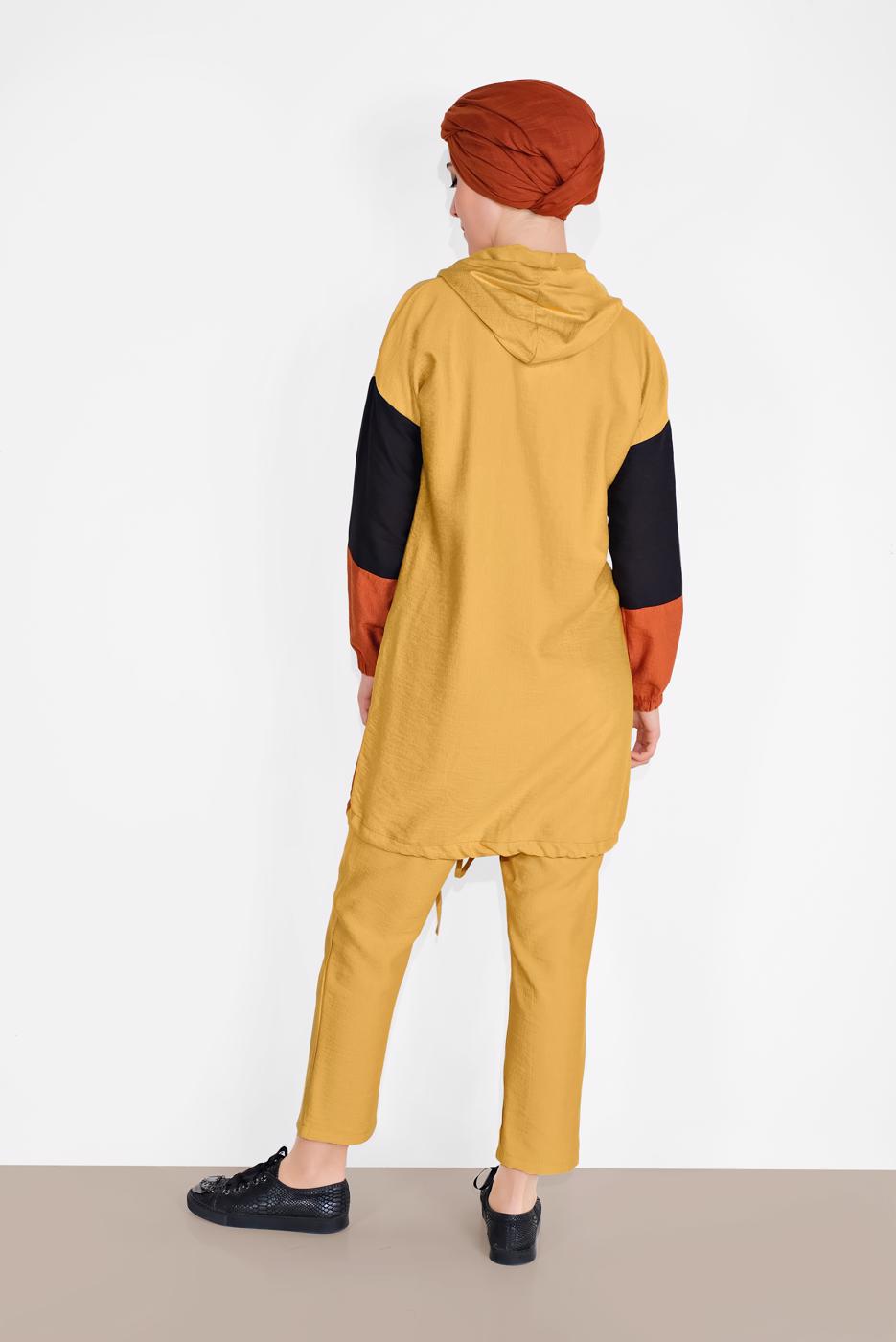 Tesettür giyim SARI DÜĞMELİ KAPÜŞONLU PANTOLONLU TAKIM 1026 