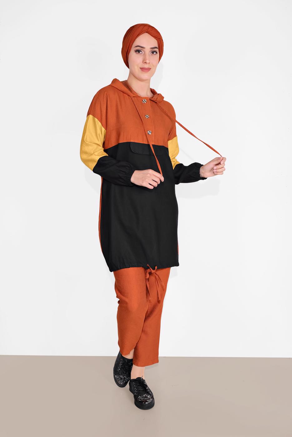 Tesettür giyim KAHVE DÜĞMELİ KAPÜŞONLU PANTOLONLU TAKIM 1026 