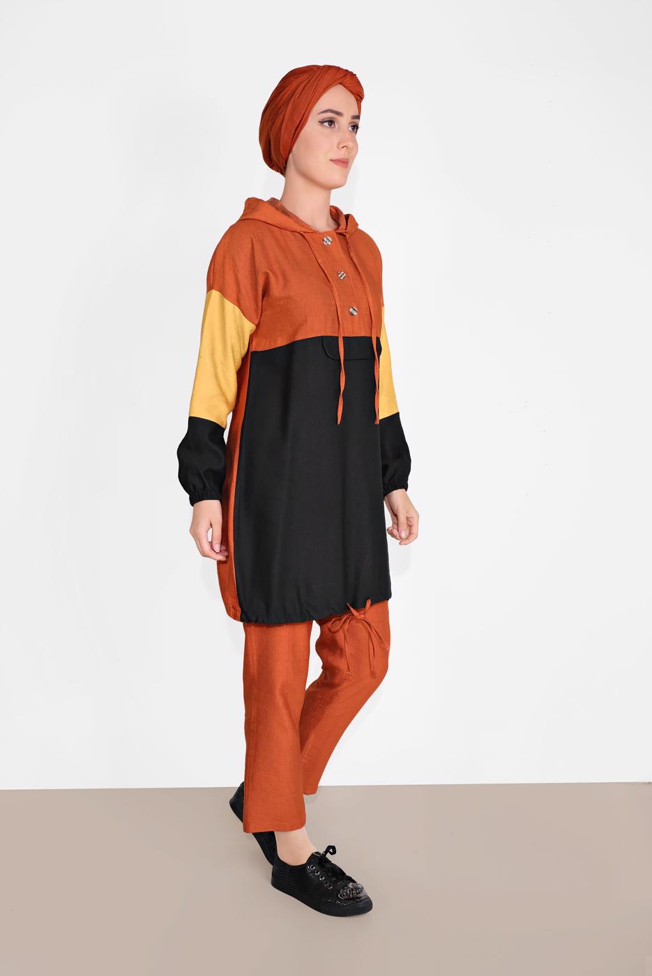 Tesettür giyim KAHVE DÜĞMELİ KAPÜŞONLU PANTOLONLU TAKIM 1026 