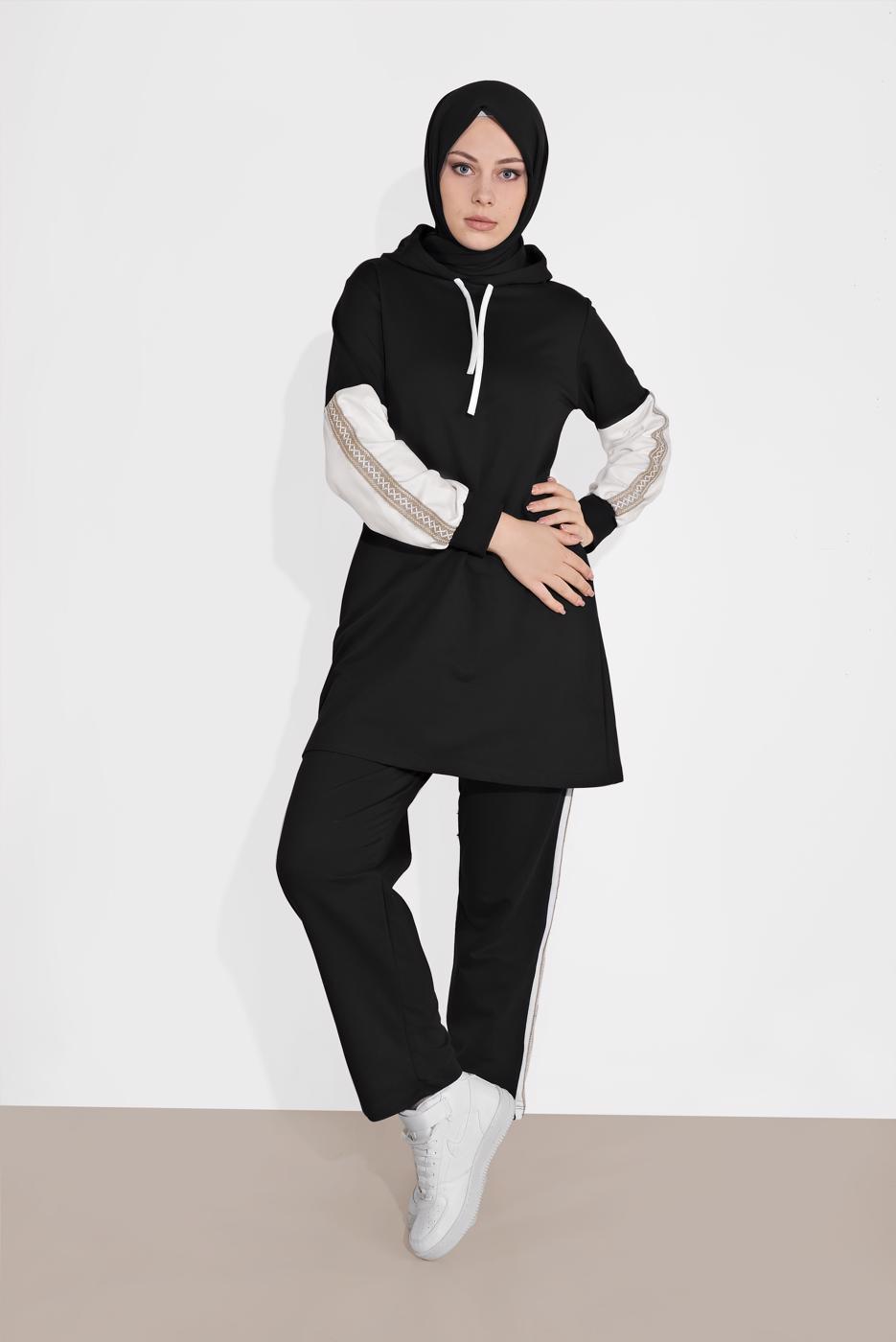 Tesettür giyim SİYAH KOLLARI ETNİK ŞERİT DESENLİ PANTOLONLU EŞOFMAN TAKIM 2026 