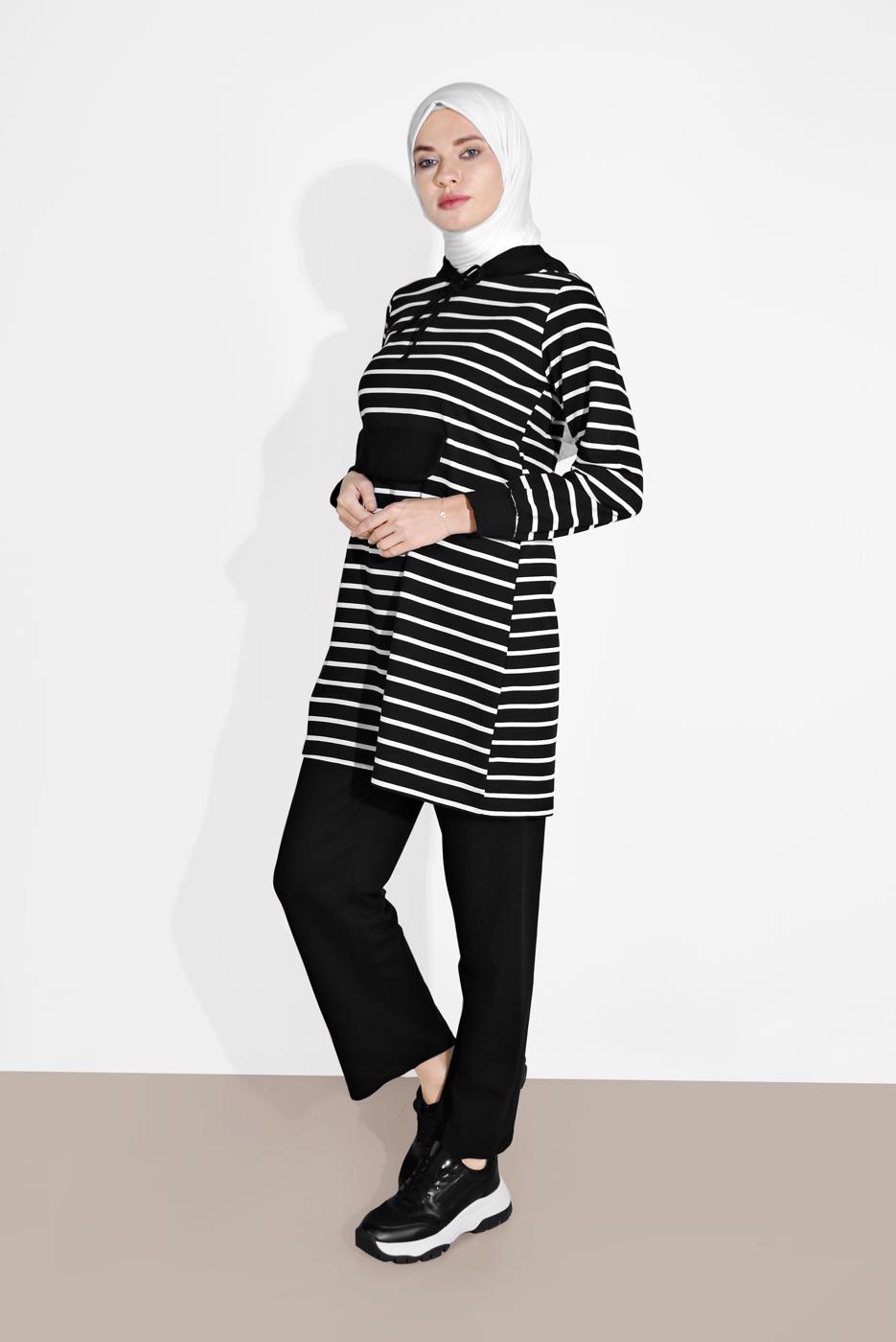 Tesettür giyim SİYAH ÇİZGİLİ KAPÜŞONLU EŞOFMAN TAKIM 2426