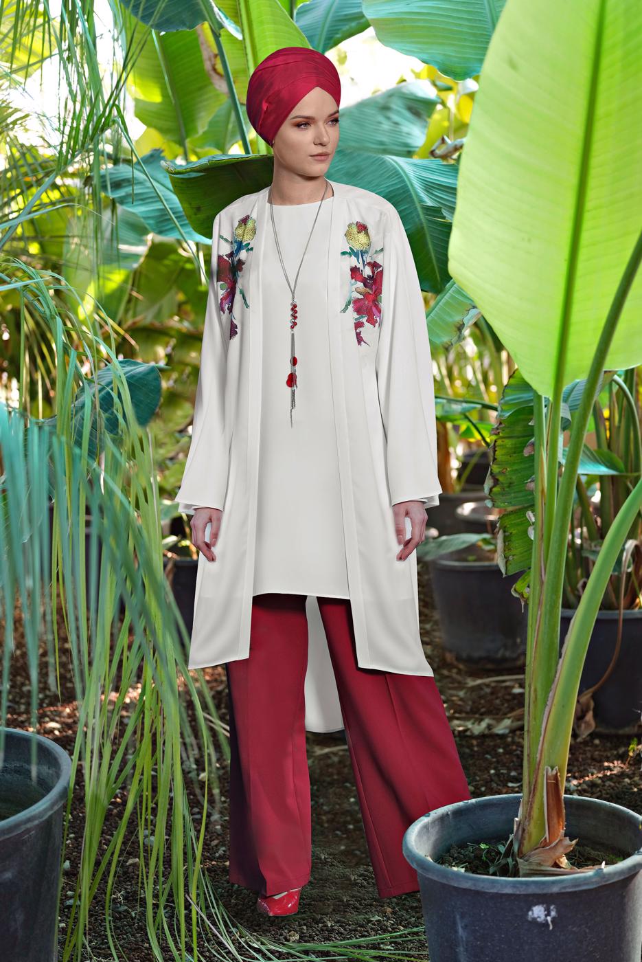 Tesettür giyim KREM ALVİNA ÇİÇEK DESENİ DETAYLI 3&prime;LÜ PANTLONLU TAKIM 3528