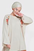 Tesettür giyim BEJ ALVİNA ÇİÇEK DESENİ DETAYLI 3&prime;LÜ PANTLONLU TAKIM 3528