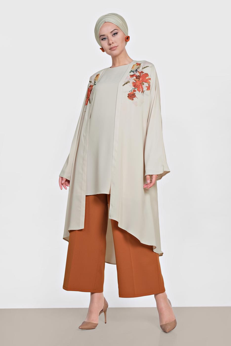 Tesettür giyim BEJ ALVİNA ÇİÇEK DESENİ DETAYLI 3&prime;LÜ PANTLONLU TAKIM 3528