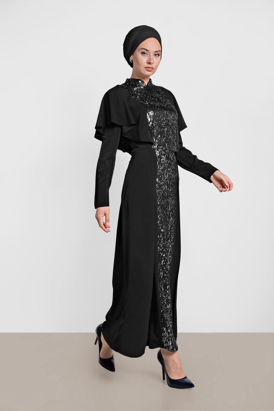 Tesettür giyim SİYAH HAKİM YAKA OMUZLARI VOLANLI İKİLİ ETEKLİ TAKIM T 3544