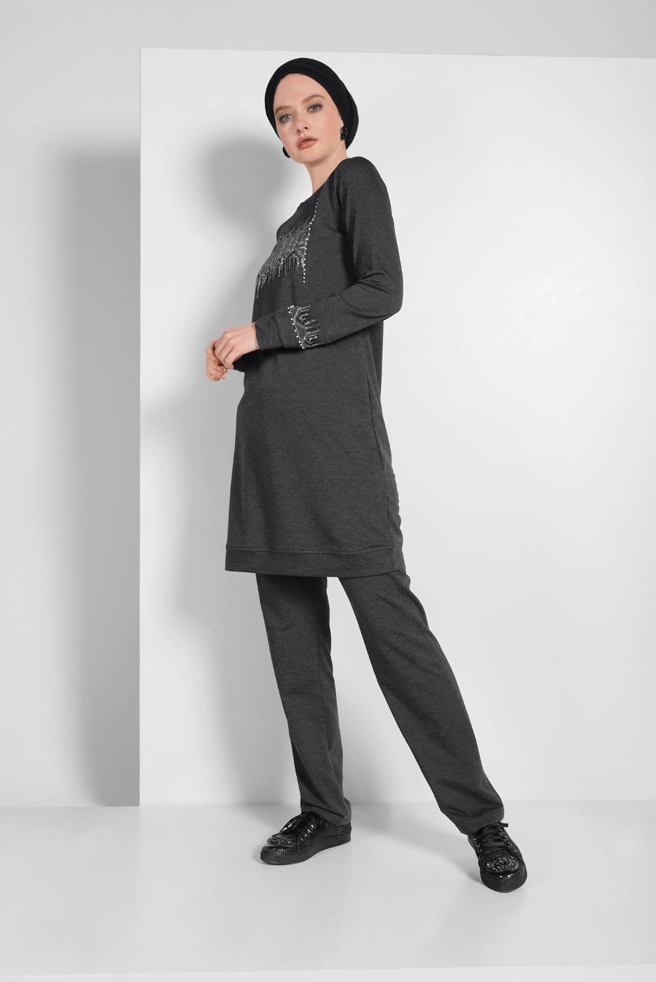 Tesettür giyim GRİ PAMUKLU TAŞ DETAYLI EŞOFMAN TAKIMI 3719