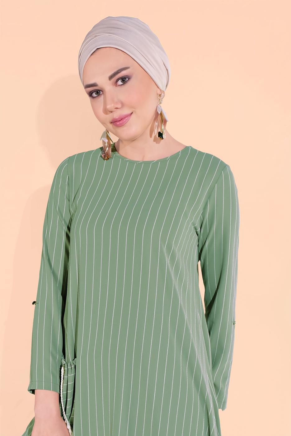 Tesettür giyim YEŞİL ASİMETRİK KESİM ÇİZGİLİ PANTOLONLU TAKIM 5335 