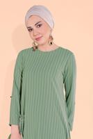 Tesettür giyim YEŞİL ASİMETRİK KESİM ÇİZGİLİ PANTOLONLU TAKIM 5335 