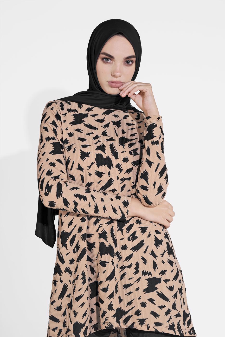 Tesettür giyim BEJ DESENLİ FİTİLLİ PANTOLONLU TAKIM 5716 