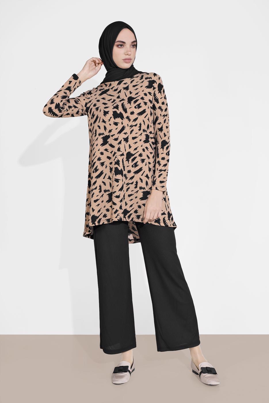 Tesettür giyim BEJ DESENLİ FİTİLLİ PANTOLONLU TAKIM 5716 