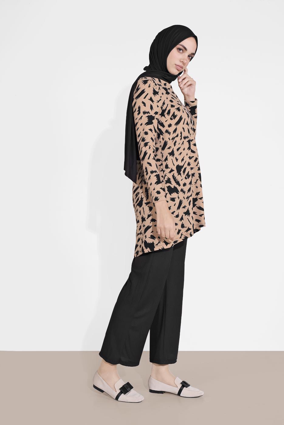 Tesettür giyim BEJ DESENLİ FİTİLLİ PANTOLONLU TAKIM 5716 