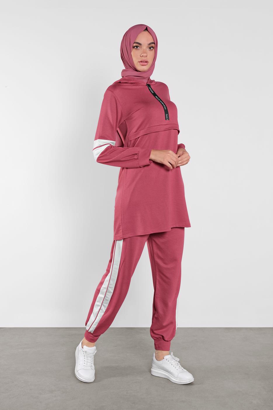 Tesettür giyim PEMBE ŞERİT DETAYLI İKİLİ PANTOLONLU TAKIM 9306