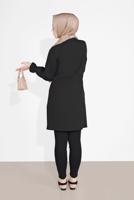 Tesettür giyim SİYAH DÜĞMELİ MANŞETLERİ LASTİKLİ TUNİK 4301 