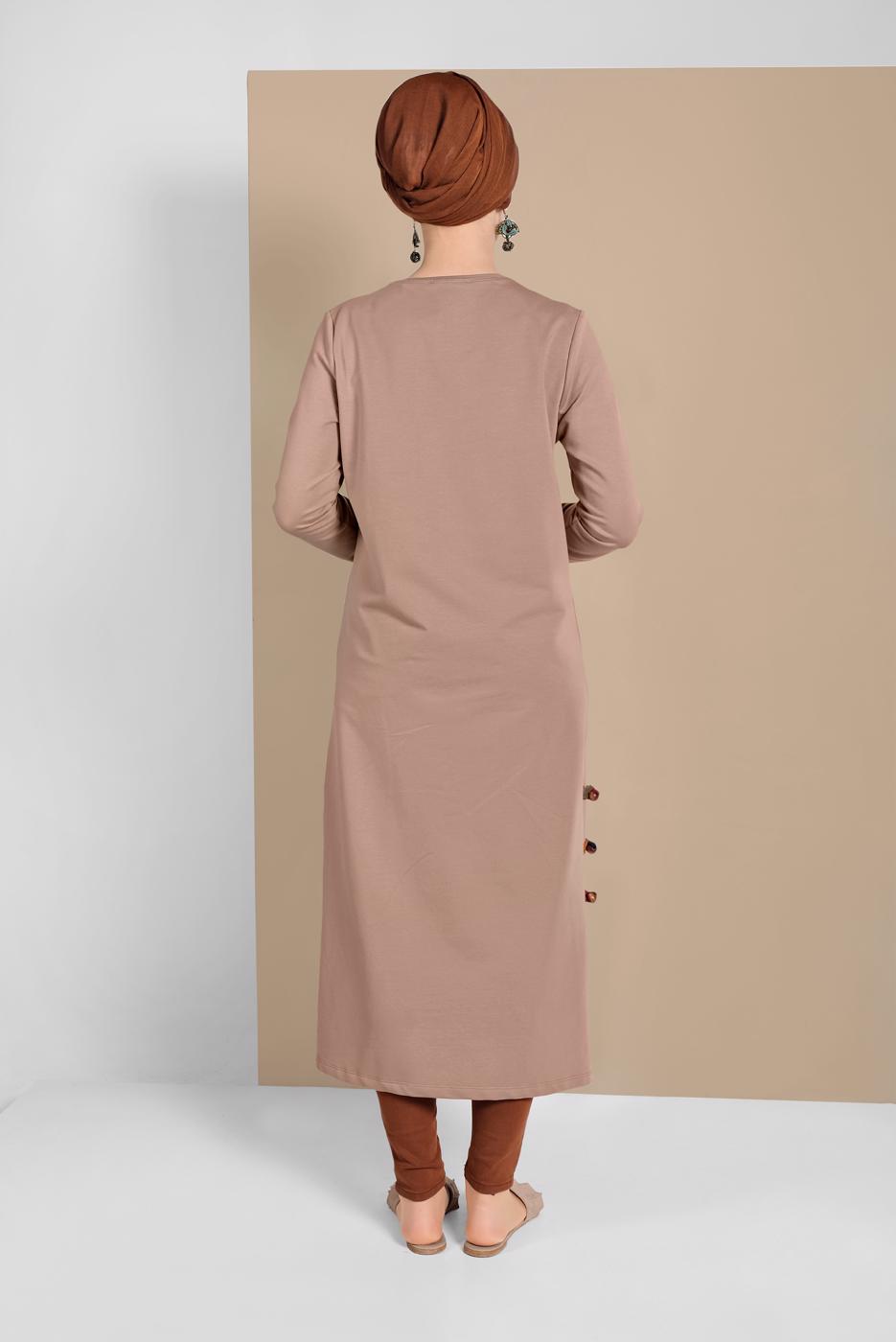 Tesettür giyim VİZON YAN KISIMLARI BİYE DETAYLI TUNİK 95805