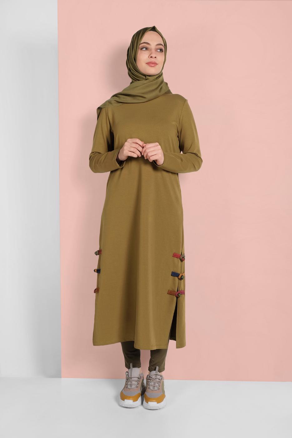 Tesettür giyim YEŞİL YAN KISIMLARI BİYE DETAYLI TUNİK 95805