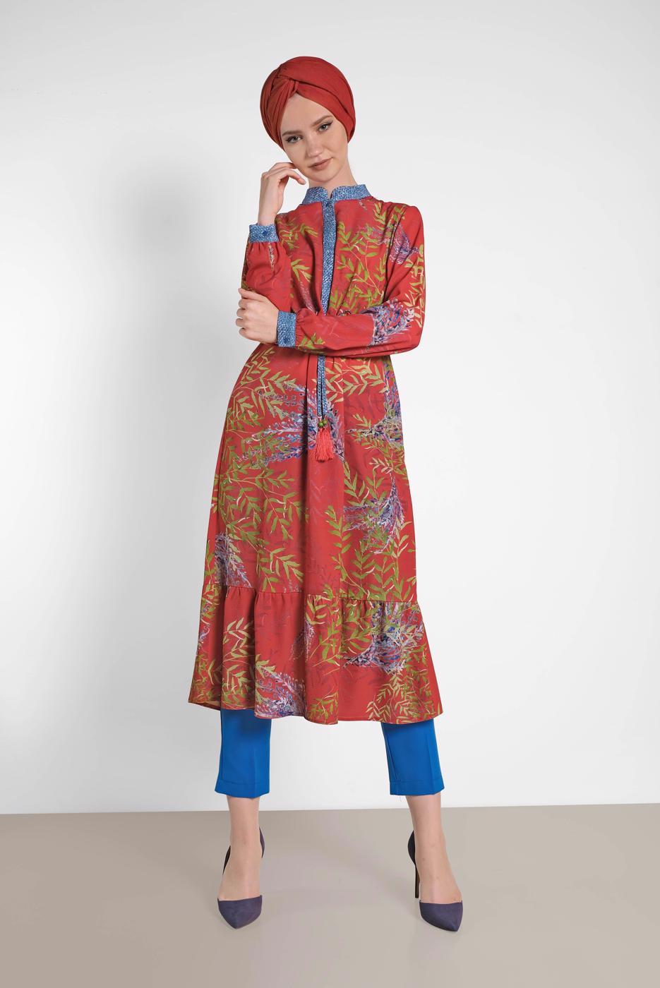 Tesettür giyim KIRMIZI ALVİNA BEL BÜZGÜLÜ DESENLİ TUNİK 4052