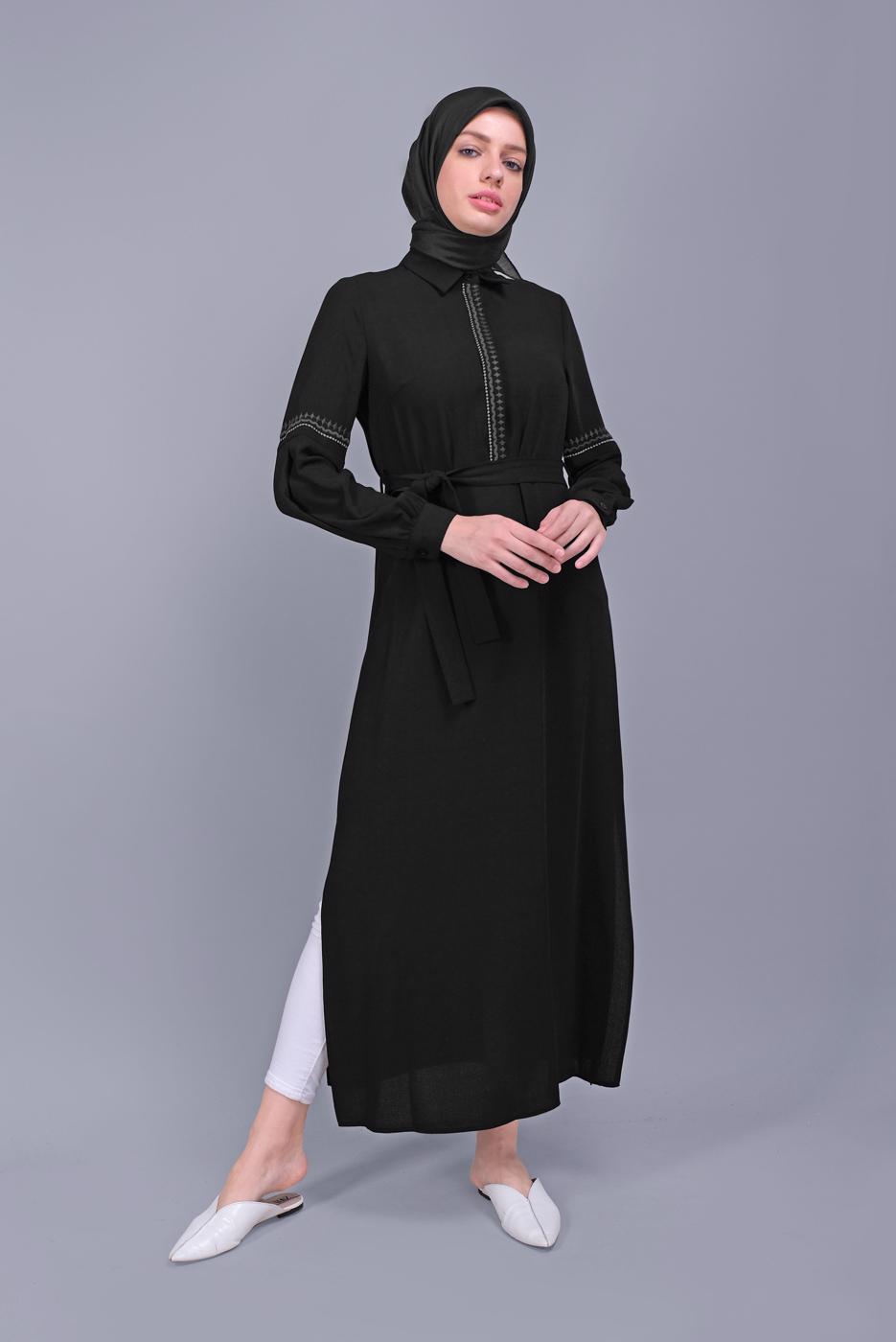 Tesettür giyim SİYAH ALVİNA NAKIŞLI KUŞAKLI TUNİK 40739 