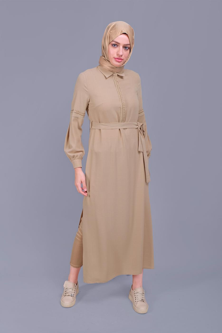 Tesettür giyim BEJ ALVİNA NAKIŞLI KUŞAKLI TUNİK 40739 