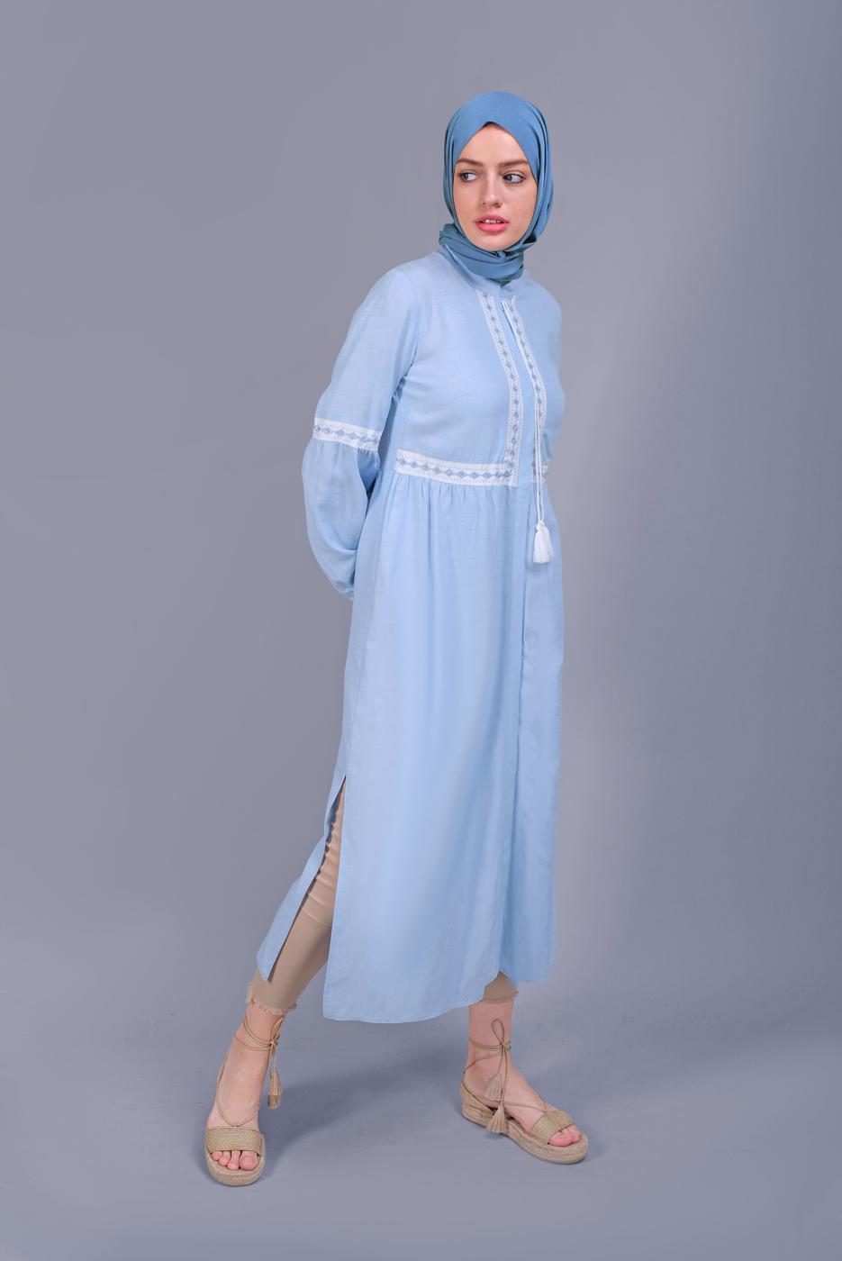 Tesettür giyim MAVİ ALVİNA NAKIŞLI KETEN TUNİK 40779 