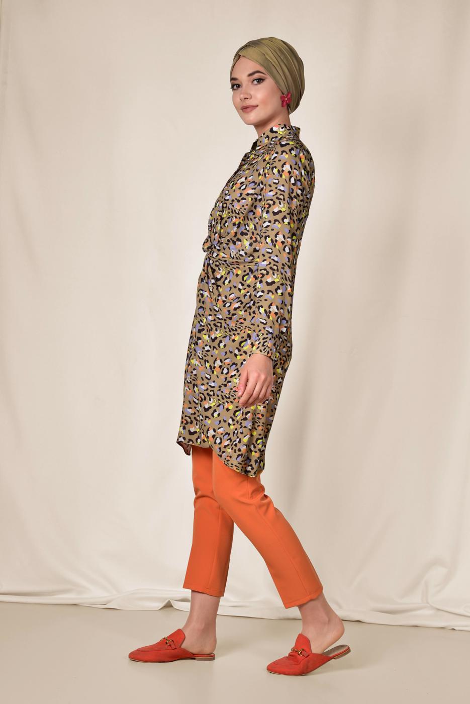 Tesettür giyim KAHVE ALVİNA DESENLİ BEL KISMI BÜZGÜLÜ TUNİK 4115