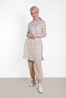 Tesettür giyim BEJ ALVİNA KARELİ YAZI BASKILI TUNİK 4308