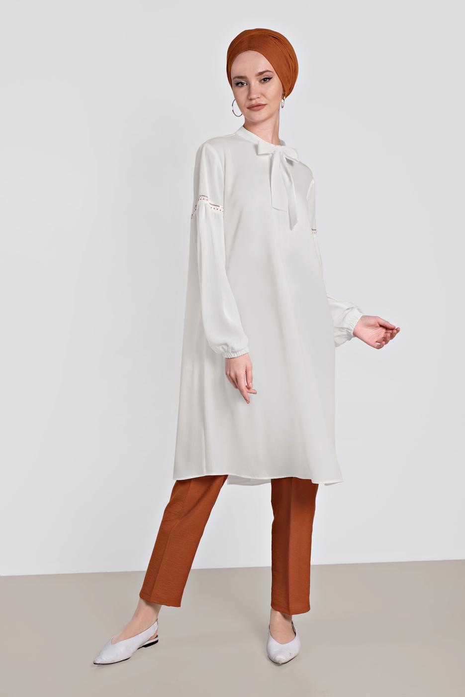 Tesettür giyim KREM ALVİNA YAKA KISMI BAĞLAMALI SALAŞ TUNİK 4337