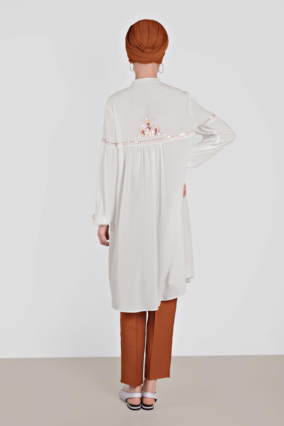 Tesettür giyim KREM ALVİNA YAKA KISMI BAĞLAMALI SALAŞ TUNİK 4337