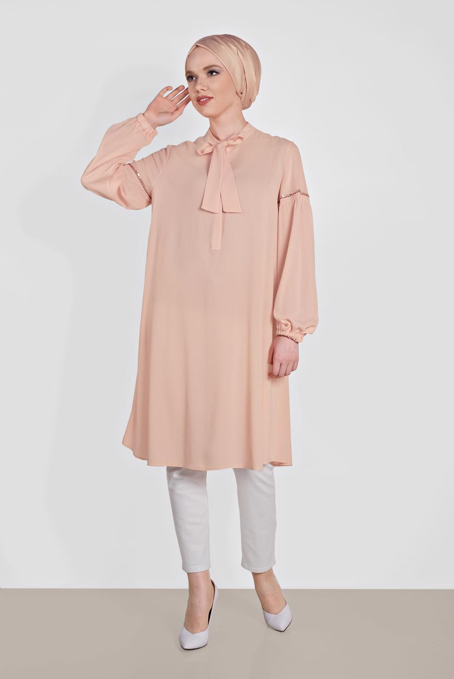Tesettür giyim PUDRA ALVİNA YAKA KISMI BAĞLAMALI SALAŞ TUNİK 4337