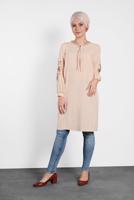 Tesettür giyim BEJ ALVİNA KOL KISMI NAKIŞLI TUNİK 4453