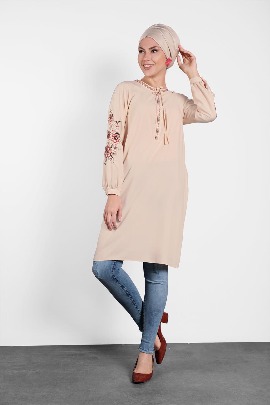Tesettür giyim BEJ ALVİNA KOL KISMI NAKIŞLI TUNİK 4453