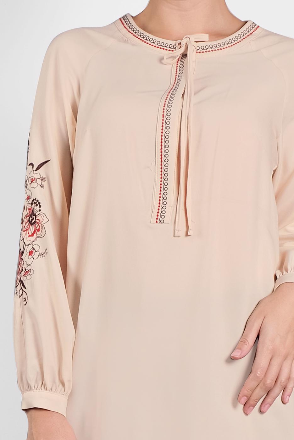 Tesettür giyim BEJ ALVİNA KOL KISMI NAKIŞLI TUNİK 4453