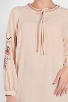 Tesettür giyim BEJ ALVİNA KOL KISMI NAKIŞLI TUNİK 4453