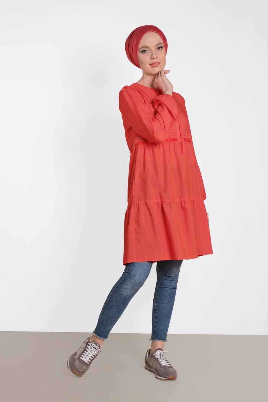 Tesettür giyim KIRMIZI ALVİNA PÜSKÜL DETAYLI TUNİK 4470