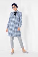 Tesettür giyim MAVİ ALVİNA YAKASI BAĞCIKLI EKOSE DESENLİ TUNİK 4912 