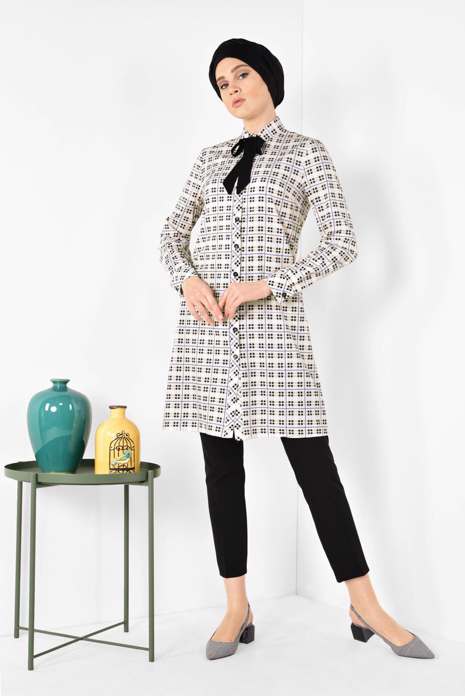 Tesettür giyim PUDRA ALVİNA YAKASI BAĞCIKLI EKOSE DESENLİ TUNİK 4912 