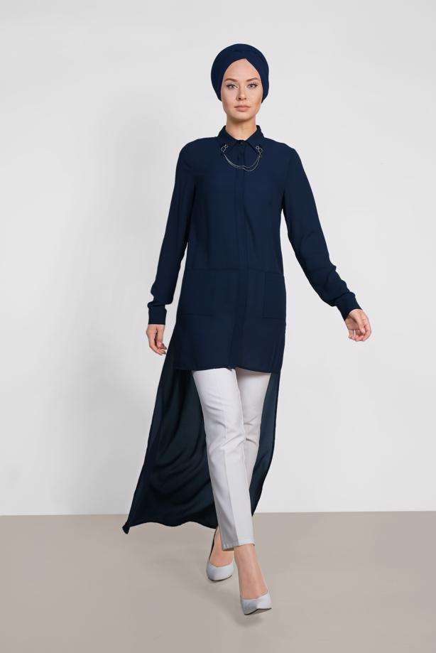 Tesettür giyim  ARKASI UZUN YAKA AKSESUAR DETAYLI TUNİK 4925 - TRENDTESETTÜR