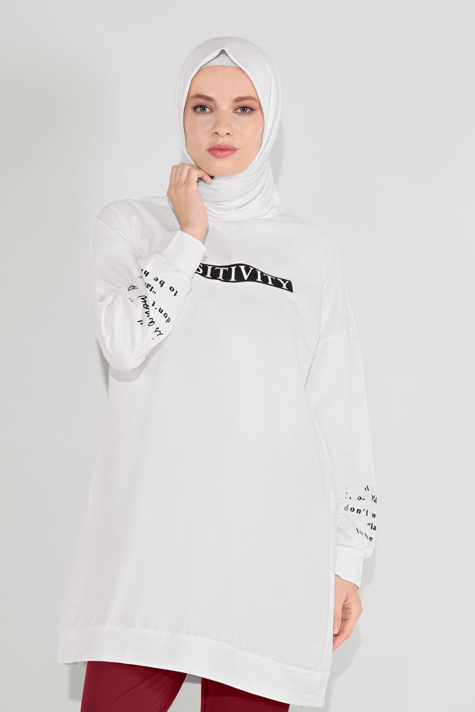 Tesettür giyim KREM YAZI DETAYLI BİSİKLET YAKA EŞOFMAN TUNİK 5136