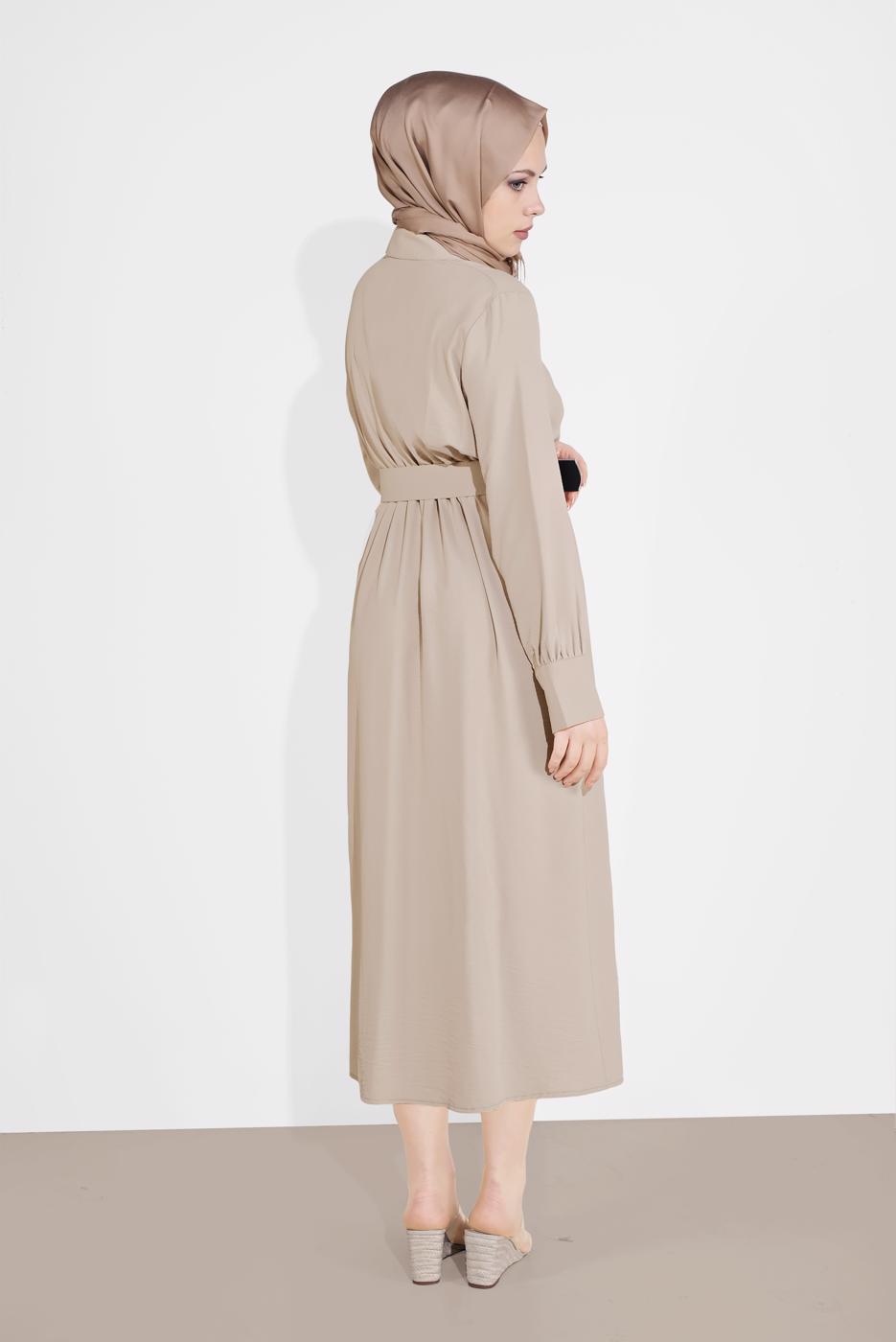 Tesettür giyim BEJ PAMUKLU GİZLİ DÜĞMELİ SİVRİ YAKA TUNİK 8466 