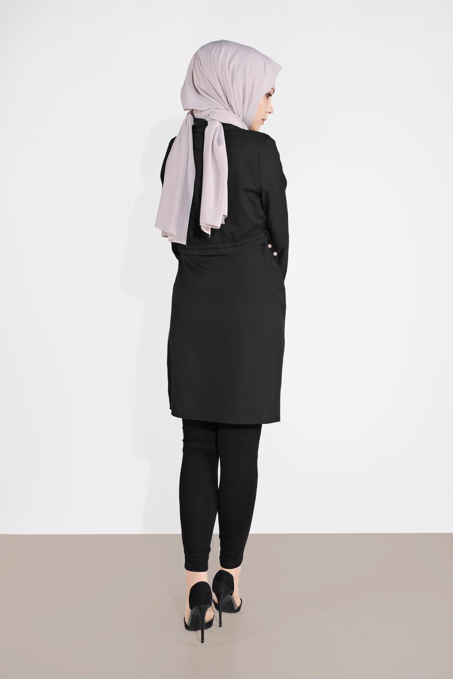Tesettür giyim SİYAH BELDEN BÜZGÜLÜ DÜĞMELİ TUNİK 9155