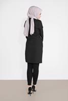 Tesettür giyim SİYAH BELDEN BÜZGÜLÜ DÜĞMELİ TUNİK 9155