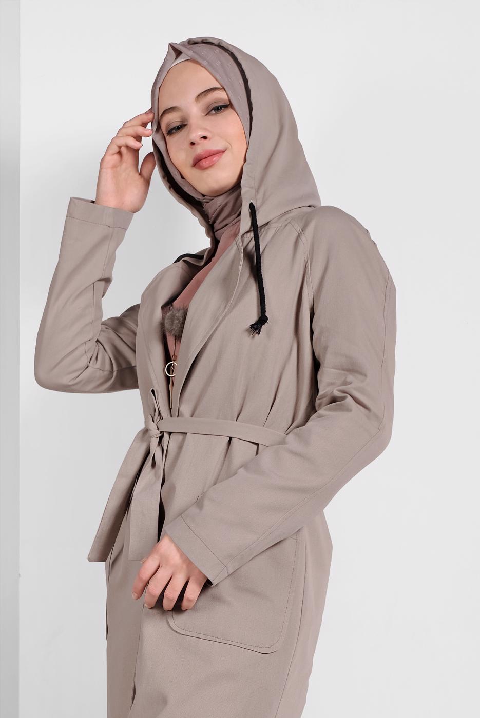 Tesettür giyim BEJ PAMUKLU CEPLİ KAPÜŞONLU TRENÇKOT 58107