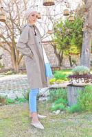 Tesettür giyim BEJ FERMUARLI TRENÇKOT 68107