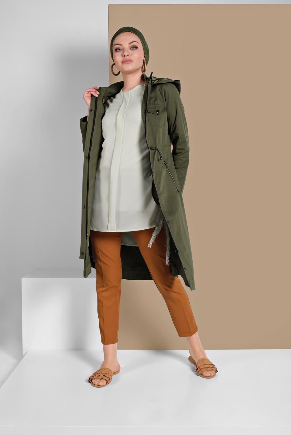 Tesettür giyim HAKİ BELDEN BÜZGÜLÜ KAPÜŞONLU TRENÇKOT 23