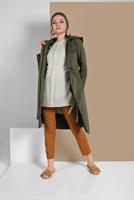 Tesettür giyim HAKİ BELDEN BÜZGÜLÜ KAPÜŞONLU TRENÇKOT 23