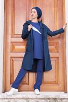 Vêtements hijab BLEU MARINE IMPERMÉABLE EN TAILLE À SMOCKS AVEC CAPUCHE 23