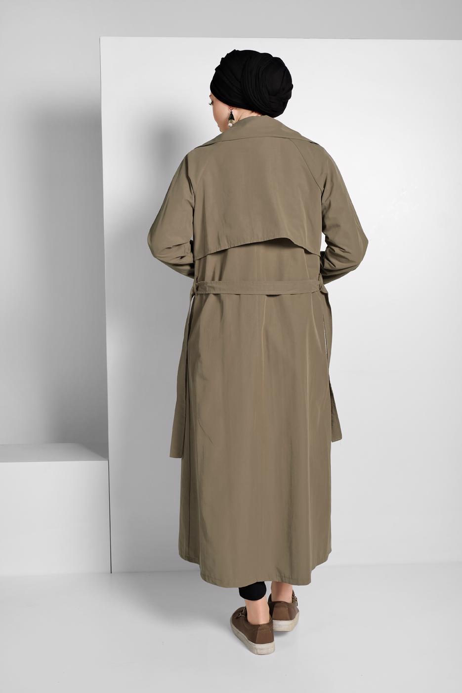 Tesettür giyim HAKİ BELDEN KUŞAKLI DÜĞMELİ TRENÇKOT 2856